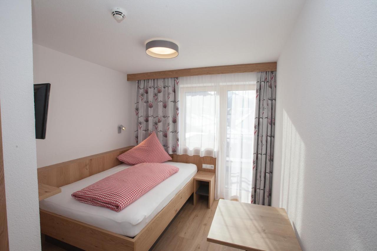 Haus Kuechelspitz Bed and Breakfast Ischgl Eksteriør billede